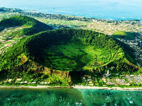 Núi lửa Giếng Tiền