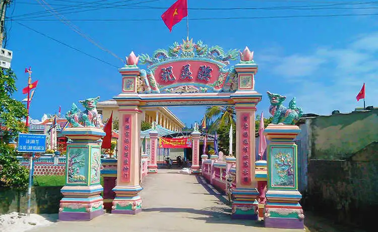 Âm Linh Tự và mộ lính Hoàng Sa